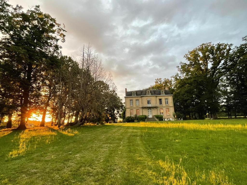 Bourbon-lʼArchambault Chateau Du Grand Lucay מראה חיצוני תמונה